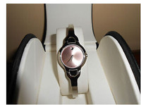 MOVADO 摩凡陀 Kara系列 0605284 女款时装腕表