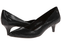 Calvin Klein Nicki 黑色漆皮花纹中跟鞋