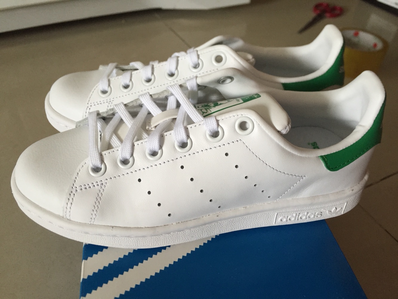 绿尾adidas小白鞋stansmith