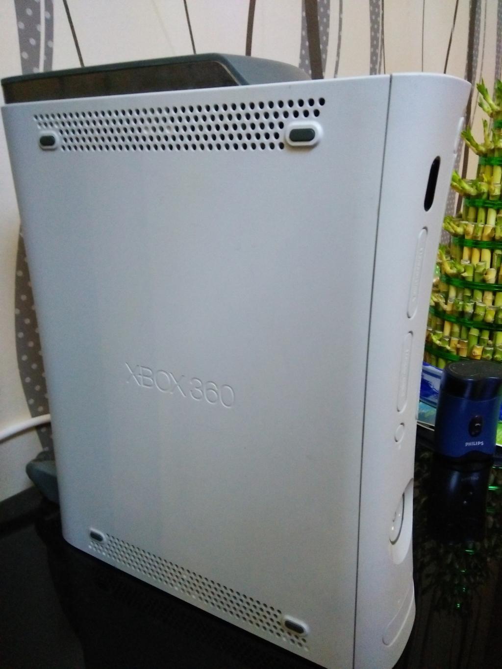 9成新xbox360双65港版(120g硬盘,箱说齐全送线送盘)三