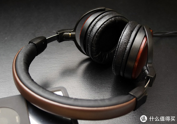 audio-technica 铁三角 ATH-ESW9A 头戴式耳机（实木+羊皮材质）