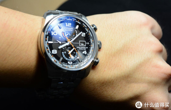 CITIZEN 西铁城 Eco-Drive AT9010-52E 男款光动能腕表(5局电波、两地时间)