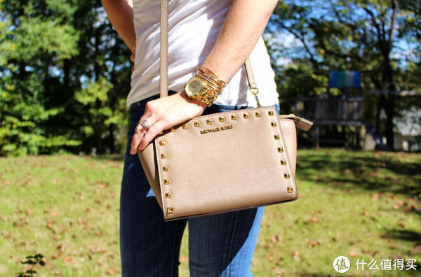 Michael By Michael Kors Mini Selma Messenger Bag 女款真皮斜挎包