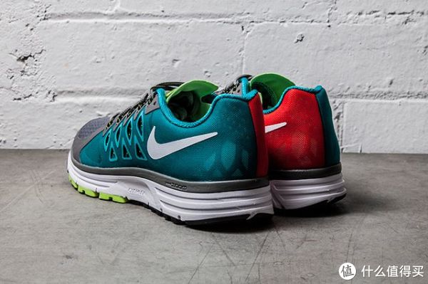 NIKE 耐克 Zoom Vomero 9 女款 顶级 缓震系跑步鞋