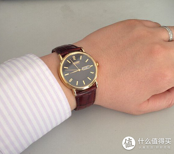 金色是绅士的优雅——MAURICE LACROIX 艾美 LC1228-PVY11-130 时尚腕表