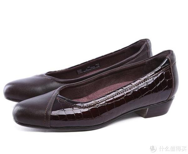 clarks 其樂 女款低跟皮鞋