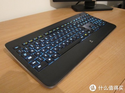 新低价：Logitech 无线背光键盘 K800（旗舰、光线感应、距离感应）