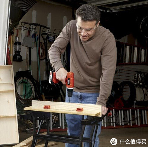 Deal of the Day：BLACK&amp;DECKER 百得 LD120VA 20V无线电钻套装（30配件）