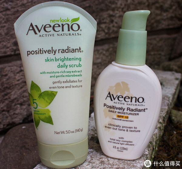 凑单:Aveeno Positively Radiant Skin Brightening Daily Scrub 去角质磨砂膏 140g