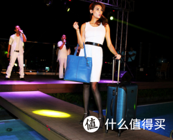 TUMI 塔米 CARLI 女式真皮单肩包