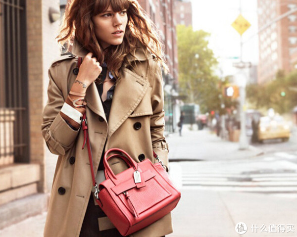 COACH 蔻驰 Bleecker Leather Mini Pocket Carryall 女款真皮单肩包