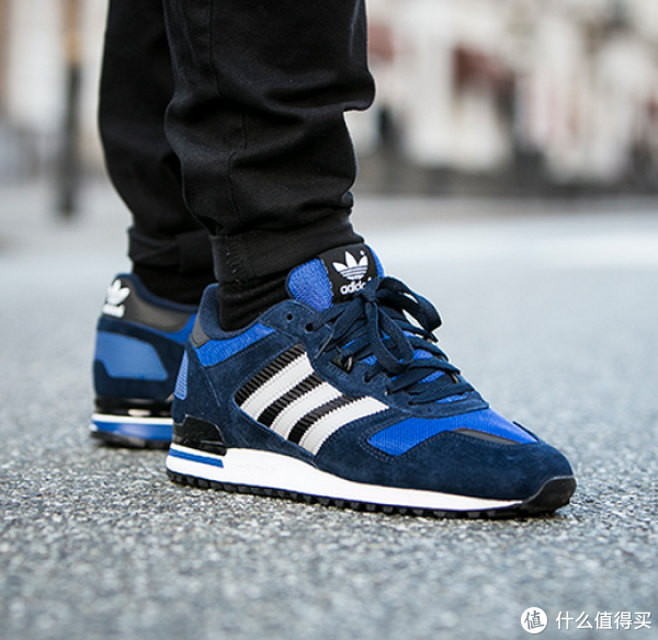 adidas 阿迪达斯 ZX 700 男款经典复古跑鞋(三色可选)