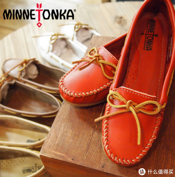 MINNETONKA 迷你唐卡 Smooth Leather 女款真皮休闲鞋(黑色)