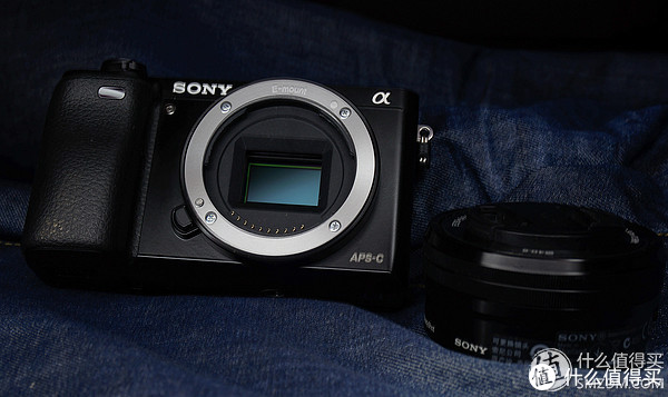 SONY 索尼 ILCE-6000(α6000) 微单套机(16-50mm饼干镜)黑/银/白三色