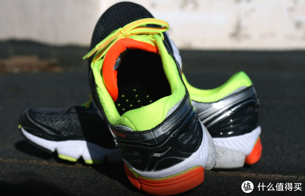 Prime会员专享：saucony Hurricane ISO 男款顶级支撑系跑鞋