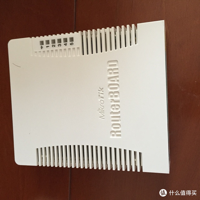 1000mW 内置2.5dBi双极化天线，USB，连续开机三个月以上，没断线过