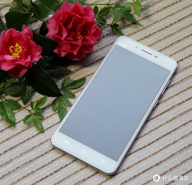 Vivo X6硬件配置虽然不算最好,但整体比较均衡,运行速度很快。