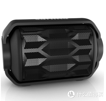 防水性能超强,甚至可以带它下水游泳
