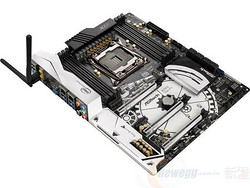 ASRock 华擎 X99 Taichi LGA 2011-v3 Intel X99 SATA 6Gb/s  ATX 主板 - Intel