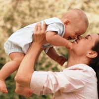 育儿园:细说6-7个月的婴儿特点和护理方法 出行