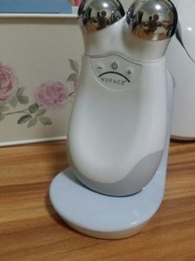 有效快速提拉紧致抗皱瘦脸的多功能美容仪
