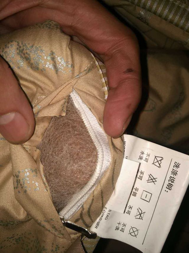 被子厚实，针线均匀，不跑毛，保暖无异味