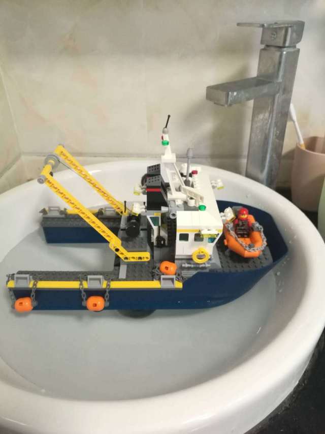 乐高第一款宽船体