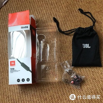 音质超棒，高频延伸好,中频饱满，JBL值得信赖推荐购买！！！