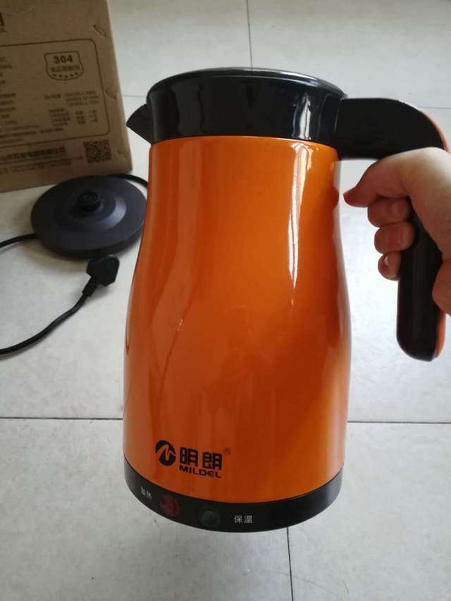 彩钢绚丽外壳，经久耐用，低功率24小时长效自动保温80度