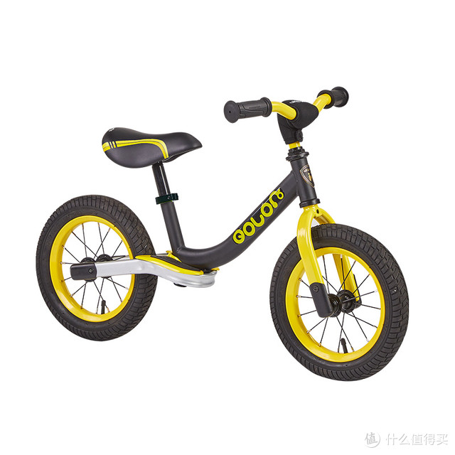 练习平衡车可以发展孩子的肢体动作技能和平衡能力