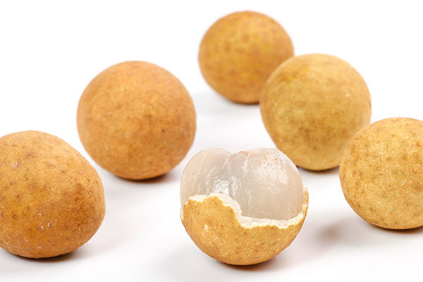 有“袖珍荔枝”之称的石峡龙眼，颗颗饱满粒粒香甜，如果冻般Q弹爽滑