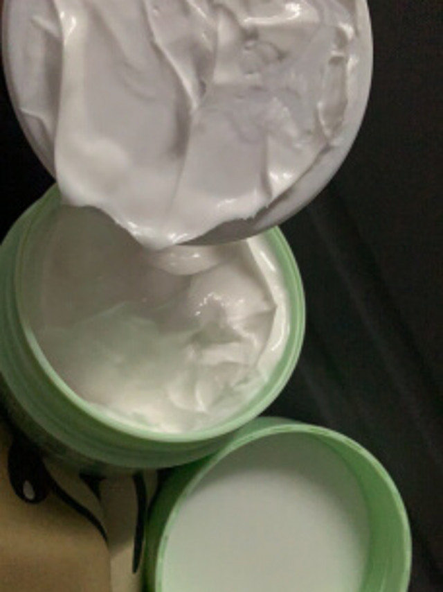好像冰淇淋一样丝滑细腻，皮肤毛孔明显收缩 皮肤细腻有光泽