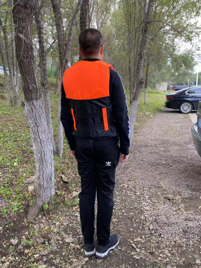 这个救生衣适合成人，儿童要别外选择