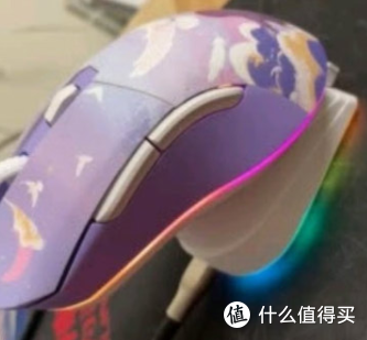 颜色十分喜欢，rgb灯效也很不错，舒适度也很好