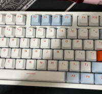 外观漂亮，天空灰很有质感